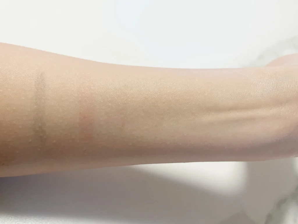 ポイントメイクをクレンジング後、ぬるま湯で洗い流した後の画像