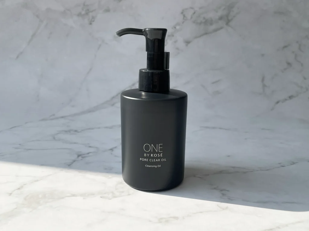 「ONE BY KOSE ポアクリア オイル」のボトルの画像