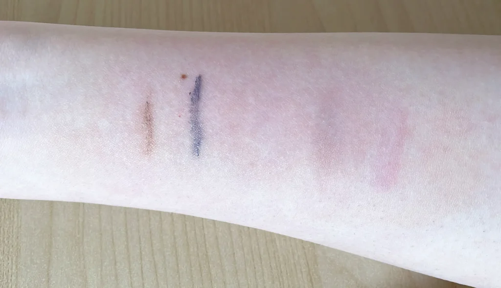 アクアレーベル エステ洗顔ジェルでポイントメイクを落した後の腕の画像