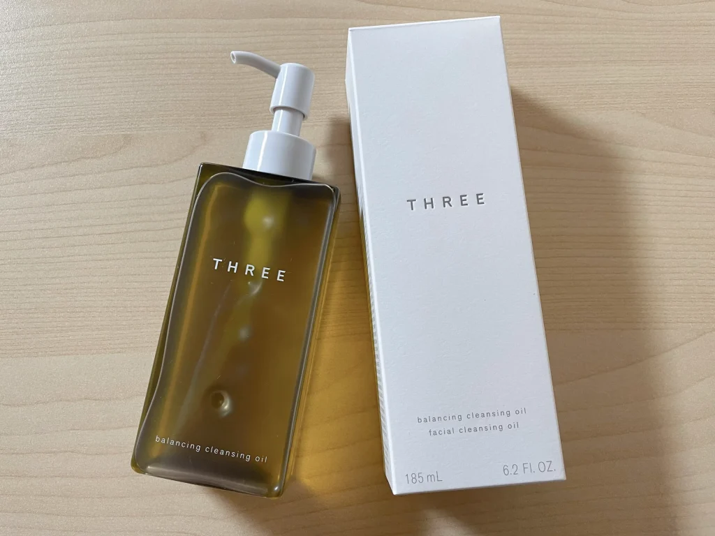 THREE バランシング クレンジング オイル Ｎのボトルとパッケージの画像