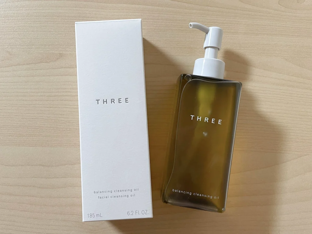 THREE バランシング クレンジング オイル Ｎのボトルとパッケージの画像
