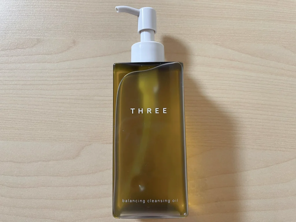 THREE バランシング クレンジング オイル Ｎのボトルの画像