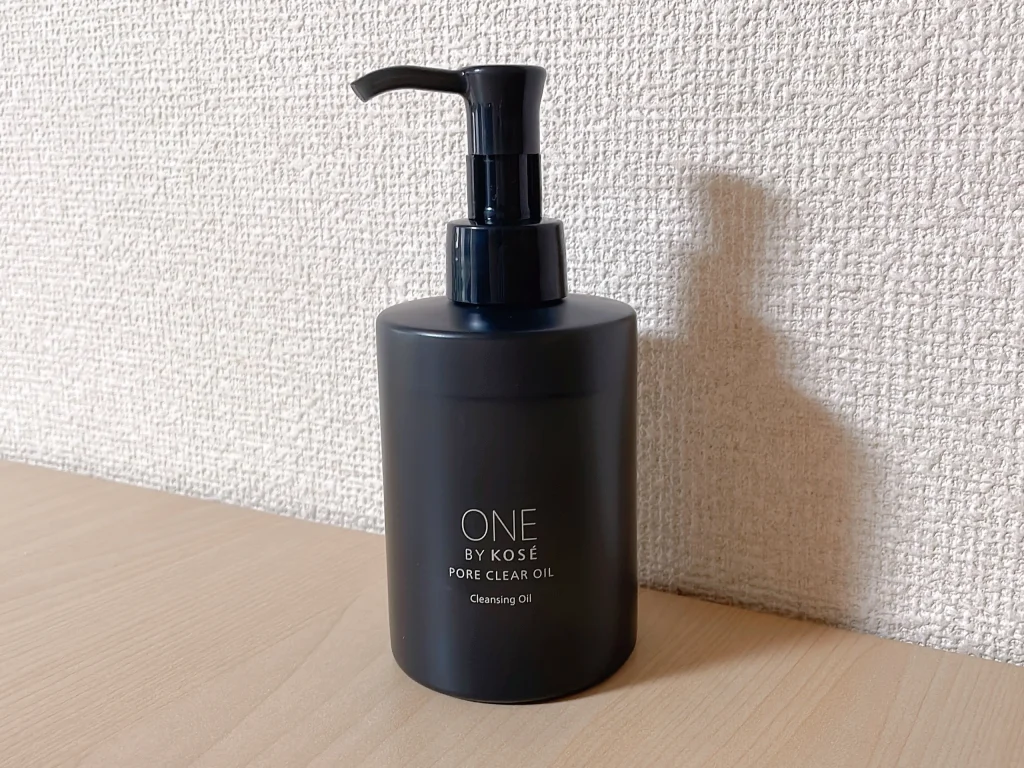 「ONE BY KOSE ポアクリア オイル」のボトルの画像